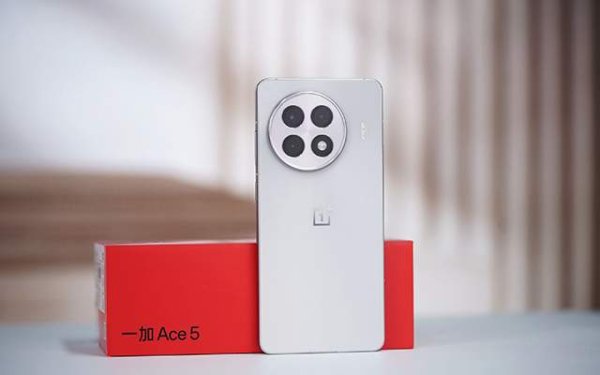 三羊财务 骁龙8Gen3旗舰售价再创新低，12GB+256GB+6400mAh，到手仅1855元